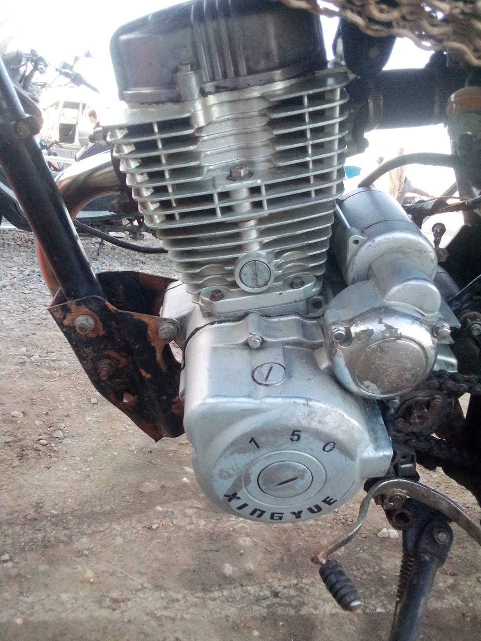 دراجة للبيع دايوان 17 محركها ام الطير 20
ب250 وبيها مجال 
مكاني ديالى تقاطع القدس 
خاص مفتوح


**إذا كنت صاحب هذا الإعلان وتريد حذفه لأي سبب، رجاءا أرسل رسالة إلى الدعم الفني**