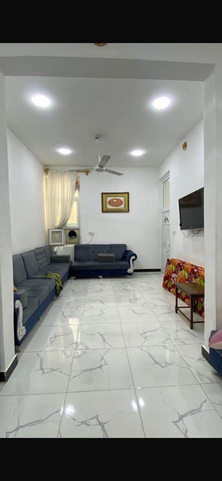 السلام عليكم
بيت للبيع 150م طابقين بناء 2024 

الطابق الاول 2 غرفتين نوم والثاني3 غرف سقوف ثانوية

والارضية بورسلين 

الموقع : ديالى بعقوبة الرازي خلف المشروع مقابيل صيدلية تاج الصحة

السعر : 135

***********
