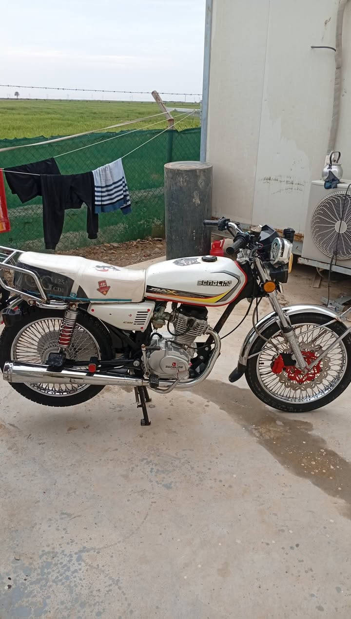 السلام عليكم دراجه للبيع 2025 اوراق محرك ما مفتوح كهربائيات كلها شغاله السعر 700 وبيها مجال بسيط ***********
