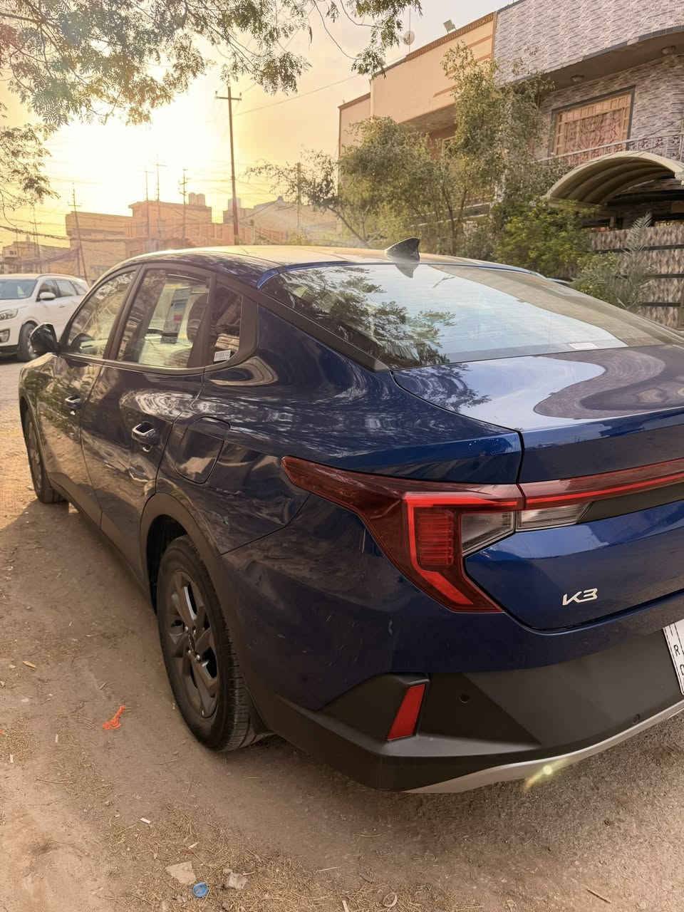 سلام عليكم كل عام وانتو بخير يارب                                    كي3 للبيع كوري وليس صيني  ضمان 5 سنوات بعدهي بالضمان  مواصفات نص فول رقم بغداد انكليزي سياره حساسات خلفيه اماميه شاشتين متصلات كامرا دواره بگ لايتات لد لايتات لد زنون عالي ناصي تبريد قطعتين تحكمات جهتين  معروفه موصفاتها 
155 ورقه وبيها مجال قليل 
***********
