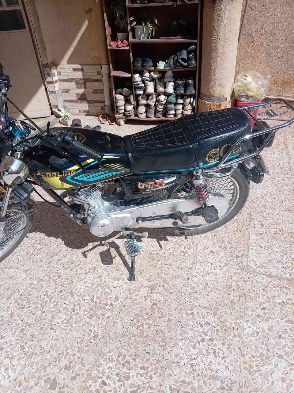 سلام عليكم دراجة موديل 2025 صار 20 يوم من منزلهة مكاني ديالى الغالبية السعر مناسب (625)  ول شراي يشلع عيوني رقم ***********  ما بيهة اي نقص تجي وتفحص بعينك
