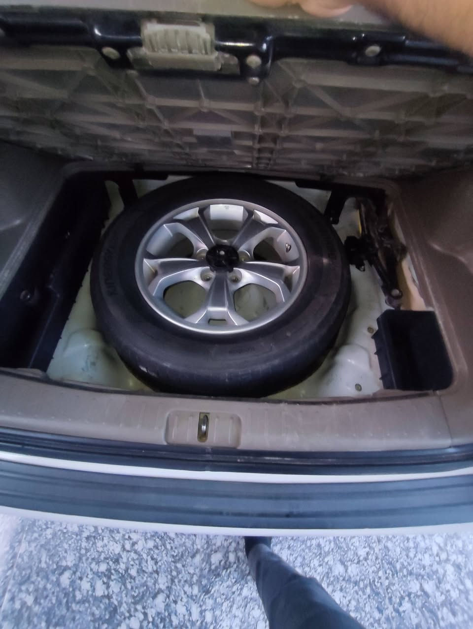 سلام عليكم شباب توسان موديل 2009سياره كفاله عامه ماعده الدعاميات كير مكينه حداديه كفاله سياره جديده بعنه الكلمه  تبريد تتافه سياره عله وضع الشركه رقم بغداد انكليزي شرط تحويل عنوان ميسان ***********
