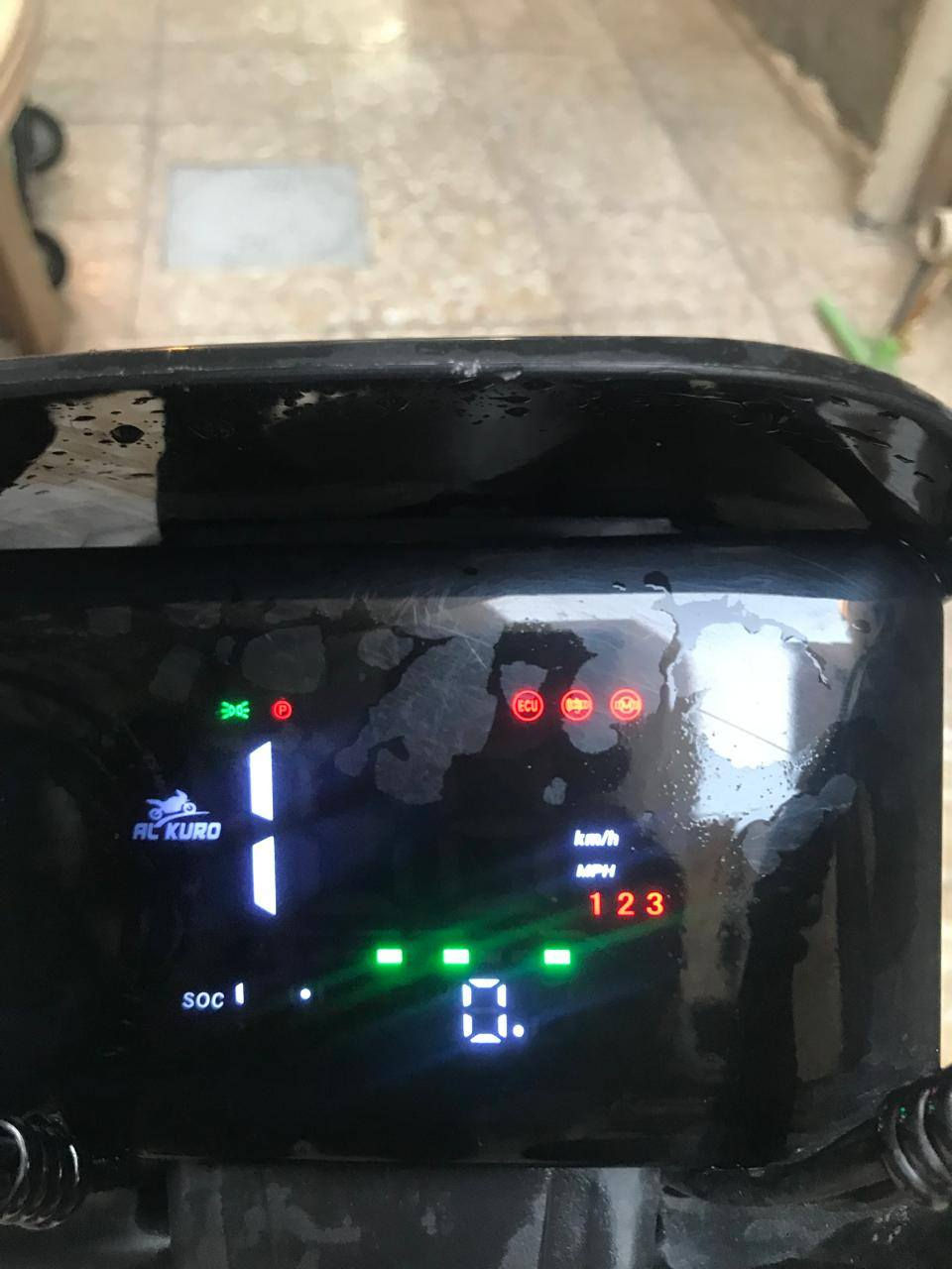 مكاني حي العامل السعر ٢٠٠الف ***********
