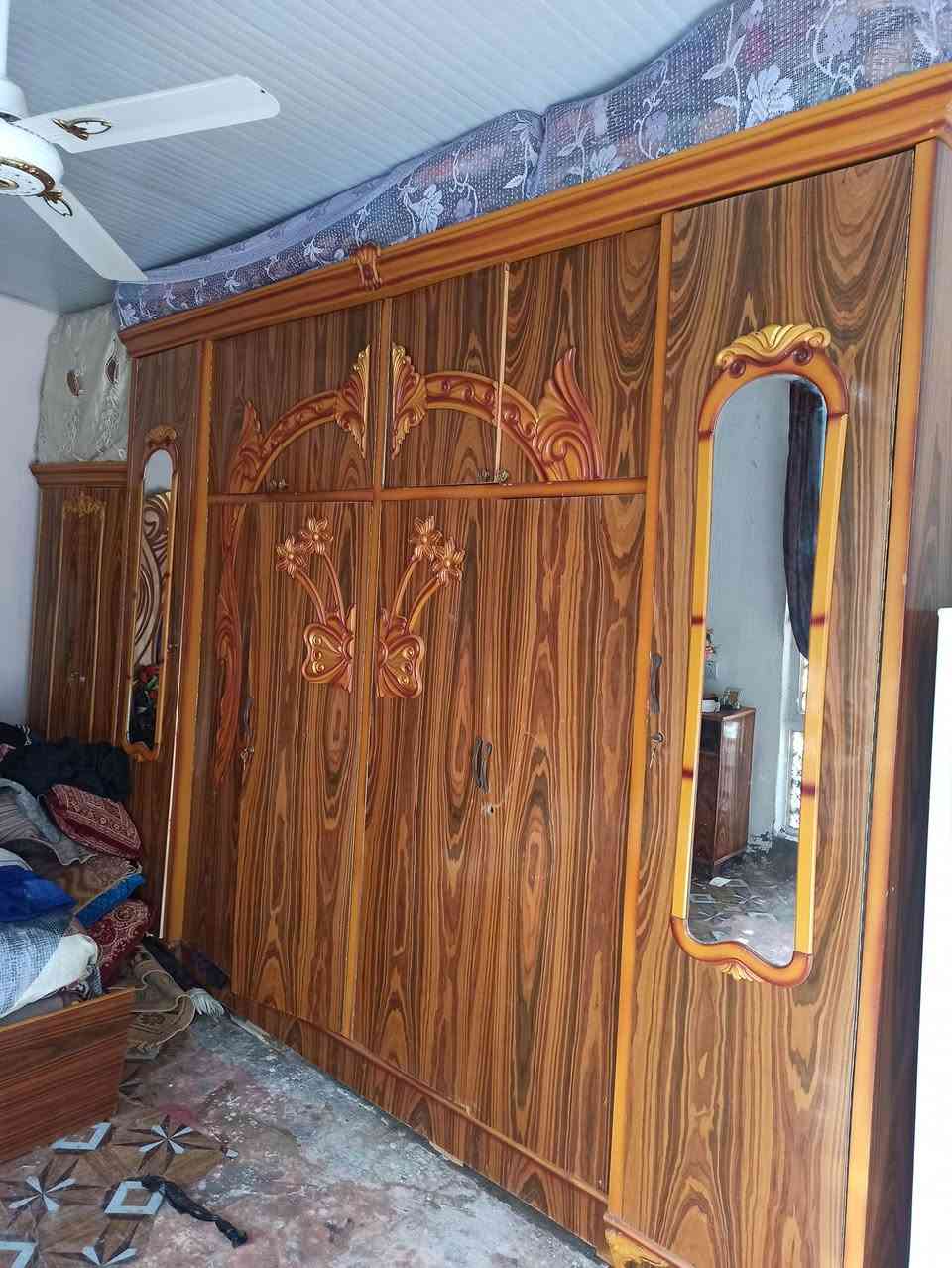 السلام عليكم غرفة نوم مستعمله للبيع للستفسار الاتصال الرقم ***********
