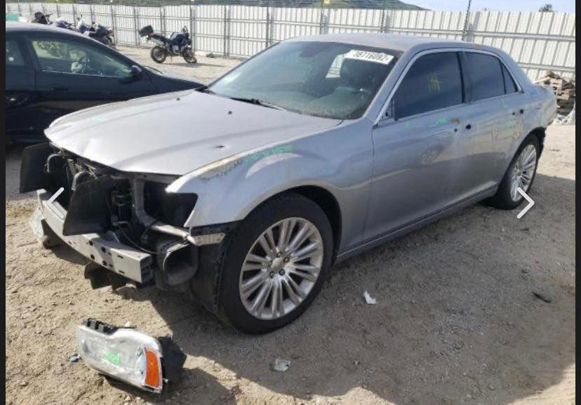 السلام عليكم اوباما 2011رقم بغداد تحويل ثاني يوم سياره ستخدام شخصي لامشتغله خط ولاشي ماشيه 136 مكينه 5700بيع فقط سعر 140وبيه شويه وارد كندي مثل ماموضح بصوره بيه قطعتين صبغ رش فقط سياره دكت جاكوج مابيه امكان بغداد الدوره لشراي يدخل خاص او الاتصال ***********واتساب
