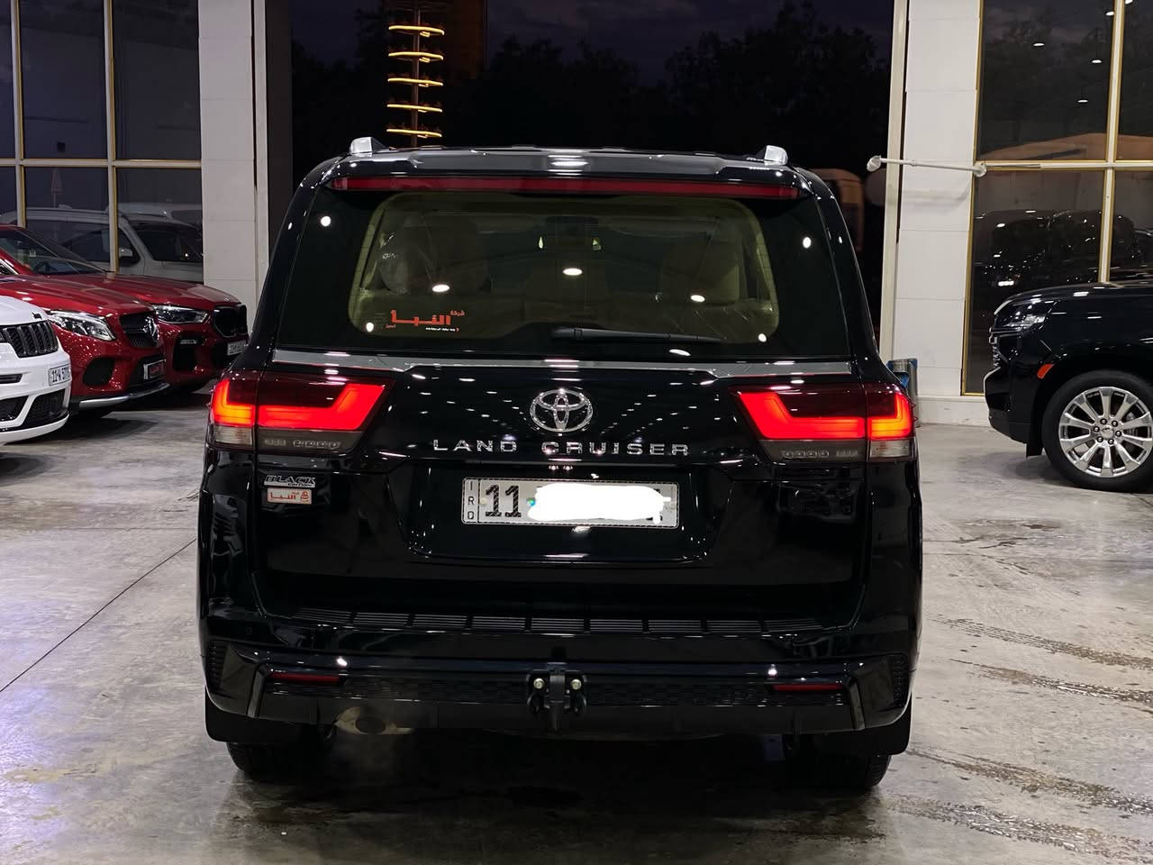 تويوتا لاندكروز 2024 فئة ليمتد بلاك ادشن 
فول 1/1 ماشية 13 الف كيلو و رقم بغداد 
الجديد و السيارة كلش جديدة جداً و مكفولة
كفالة عامة ومحرك وكير مكفولات و أبيع 
شرط السونار و سيارة مفحوصة سونار و جاهزة بدون اي نقص و للاستفسار عن ال
سعر او تفاصيل اتصل *********** و 
مكاني هو بغداد اتصل وتدلل و السيارة 
محرك 6 سلندر حجم 4000 تنفس طبيعي 
و بصمة وسلايد داخل جلد وبعد هواي من 
المواصفات المعروفة يعني سيارة فول 1/1
