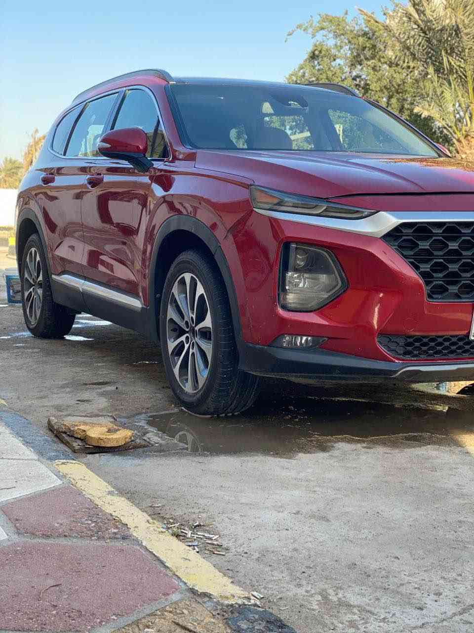 السلام عليكم 
سنتافيه 2019 للبيع 
مكينه 2000 تيربو 
ضربته بنيد وجاملغ وباب 
جاهزه من كلشي كير مكينه حداده تخم تاير 
مواصفات واحد على واحد 
شاشه 
بانوراما 
كشنات جلد 
كشنات كهرباء 
حساسات
رادار 
وباقي مواصفات هواي 
سياره سعرها 185 بيها مجال
العنوان البصره القبله معرض الجزيره 
*********** البصرة, العراق
