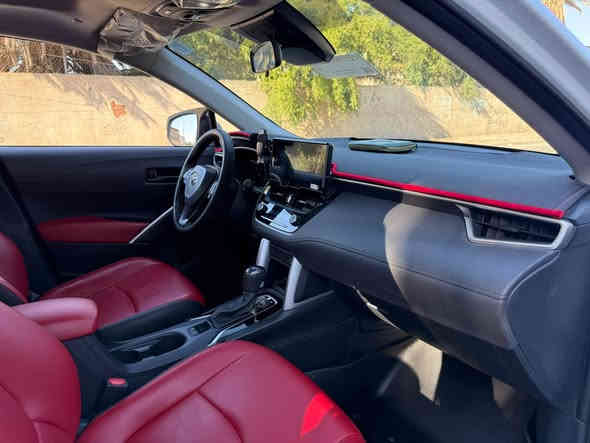 السلام عليكم كورولا كروس هايبرد موديل 2025 
فول فول مواصفات واحد على واحد 
سلايد حساسات أمامية خلفية اربع كامرات صندوق كهرباء أوتو هولد سايد بريك بصمه شاحن واير ليس موبايل دوسات خارجيه
كشنات جلد كهرباء حمالات سقف بلوجكترات لايت كهرباء زنون برده صندوق عليها كماليات واضافات كامله رقم بغداد بسمي تحويل نفس اليوم 
***********
