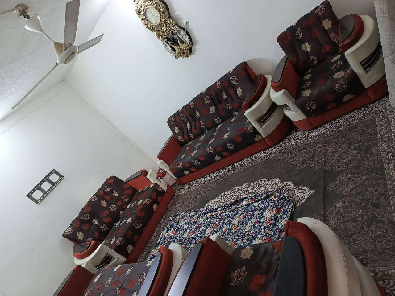 تخم تركي تكمه 10 مقاعد

5 قطع

سعره 250 وبي مجال للشراي

‏‪***********‬‏
