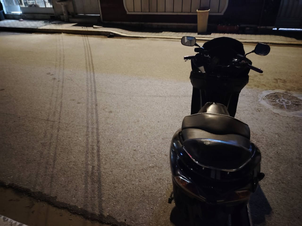 سلام عليكم دراجه فورزا0.10 مفولة مكينة مامفتوح بلدي الدراجه نضيفة كهربايات شغله مابيه اي نقص المكان بعقوبه التحريرالسعر مليون و250 رقم ***********
