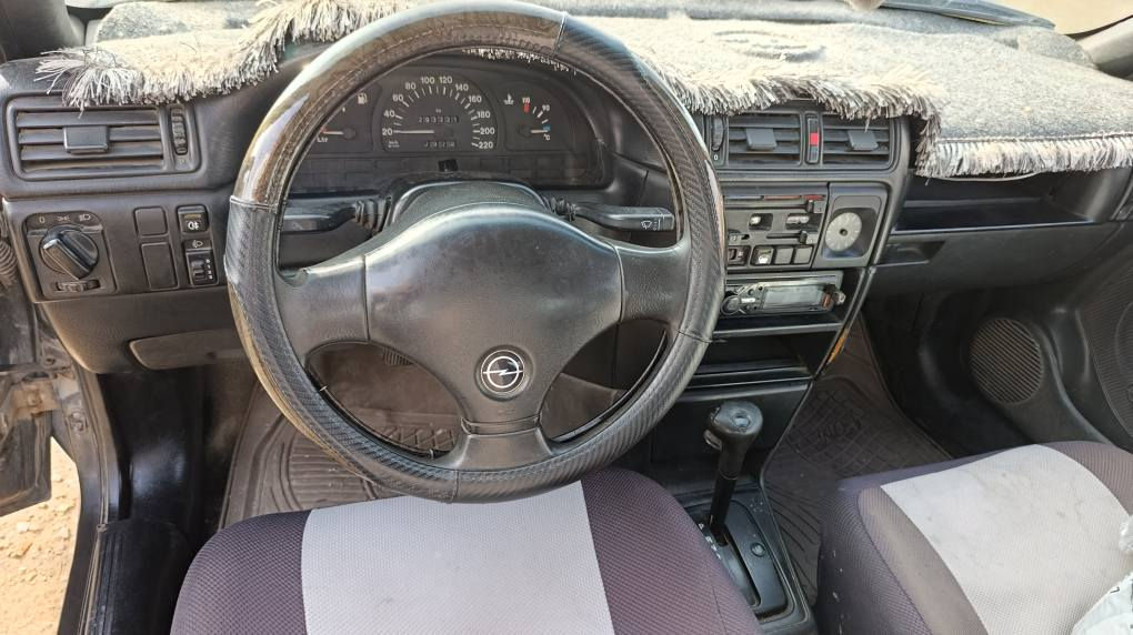 ئۆپڵ ڤیکترا مۆدیل 1990 گێر تۆماتیک مەکینە 18 سەنەوی تا 2027 نوێیە بەناوی خۆمەوەیە  سێ پارچەی ئەورپی سبوغە  بێ ناوگرتن رەقەم دهۆک تایەکانی نوێنین بەلام خەرابیش نین  سەیارەکە بێ مەسروفە  40  وەرەقەو معامەلە  *********** شقلاوة, أربيل
