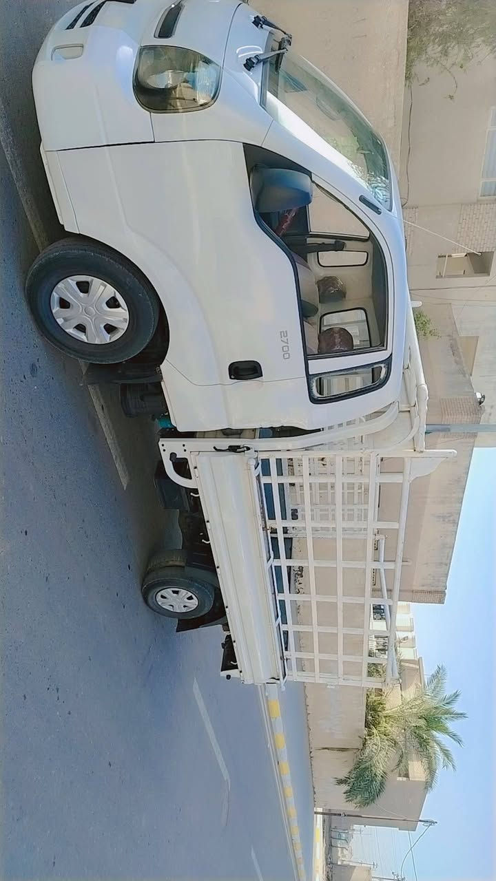 يالله السلام عليكم كل عام ونتم بلف خير كيا موديل 15 رقم واسط انكليزي سيارك مكفوله من صبغ محرك لاصرف والبخار وكير واكسل وشاصي  ورقم وشاصي تخم تاير وصدر جديد محجره بوري جاهزه للشغل سنويه مجدده لل 28مشروع وطني تحويل مباشر معروضه 103 وبيهئ مجال بسيط شراي يتصل ***********
