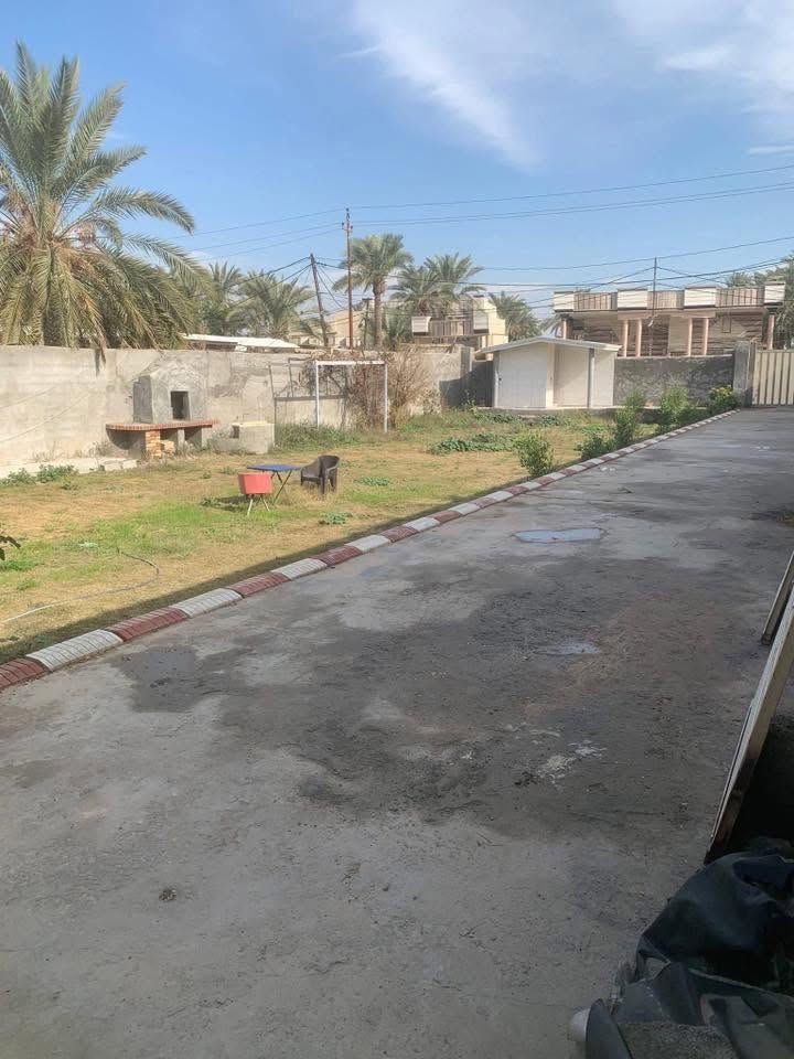 البيع دار مساحه 1120 وجها 17ونص 
بناء جديد وحديث 
يحتوي 
صاله ومطبخ 3 غرف نوم وخدمات 
طابو زراعي سند 25اصولي تحويل 
مباشر 
منطقه الدوانم مقابيل سويب 
قرب ع حي الاعلام الشباب
خدمات كامله مي تبليط كهرباء 
 اتصال ع ارقام 
***********
***********
***********
