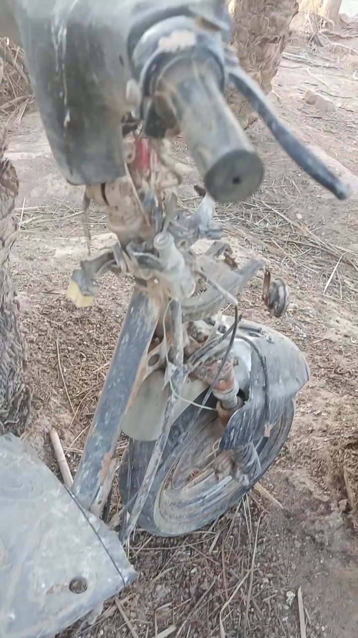 للبيع اكزز فحل
دراجه عوزها ملف وعقل وتشتغل بس اابايعك كوم حديد 
***********
مكاني ناصرية شارع فهود جبايش بالقرب من مقام الخضر ع
