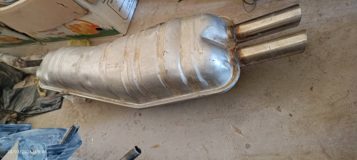 السلام عليكم
للبيع غراض درك m حاويه جدد كلمن وسعره 

بنيد بجم عريض ٥٠٠ هوه وعطرات وسمجه كامل ٢٧٥ الف

بطيخه خلفيه جديده ١٢٥ الف 

دوس m  ٥٠٠ بلاستك اصليات ب ٨٥ الف 

عقل مسكر ٢٠ رقم ٤٠٠ ب ١٠٠ الف 

مكاني الديوانيه ***********
