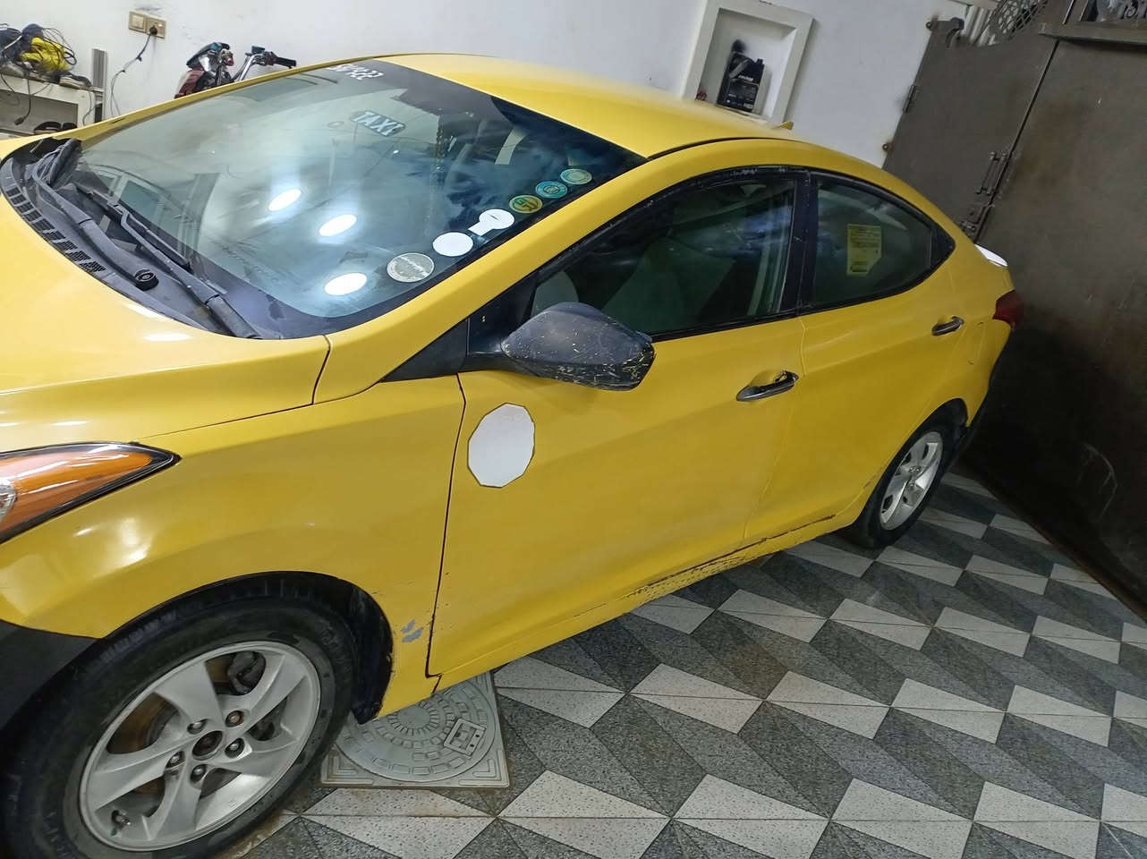 اسلام وعليكم النتره
النتره وارد مريكي
موديل2011 صفره
رقم انبار بسمي تحويل ثاني يوم
ضررهه قطعتين بمريكه وقطعه بلعراق
بدون دواخل شواصي ولقود وتكم مكفوله
سياره جاهزه خير من الله مكينه وكير وتبريد مكفول
مكينه ماصار5ايام شديتهه حداديه نص عمر 
   سياره حدثتهه 15 بس رادلهه صبق حزام 
السعر85بيهه مجال بسيط حك لجيه
لتواصل ***********
           ***********
مكان سياره فلوجه شارع ابو نسوره
