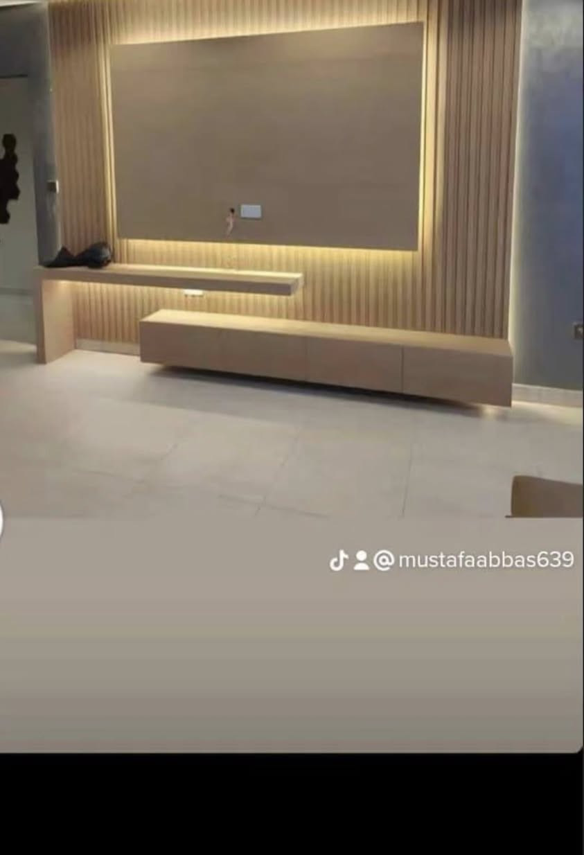 سلام عليكم من رخصت ابو كروب خلفه ديكورات سعر المتر ٣٥ اشتغل جميع المحافظات جميع البيوت والشقق والمحلات واي شي تتطلبو منه كادر مختص عمل حترافي رقم الهاتف ***********
