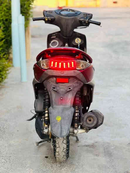 السلام عليكم سكنس لد دراجه جديده لون مميز صارلها 4اشهر نازله من الرمبه نكره سلف بكل وقت شلعه معدل دراجه كامله السعر 1250وبيها مجال مكاني الكاضميه ***********
