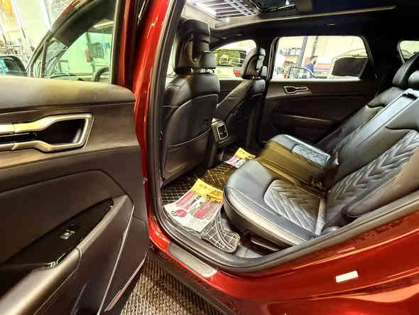 ‏2023 Kia Sportage X Line
كيا سبورتج إكس لاين

فول للاخير 

ماشية ٥٠ الف فقط 

لون 

ضرر فقط صندوق ومنشور صورت حادث

رقم بغداد  الجديد تحويل وكاله ٪؜100

مواصفاتها 

دعامية برستيج 

+مازدات لدات 

.بصمة  بصمه ابواب

بصمه تشغيل تشغيل عن بعد 

صندوق

 كهرباء 

 شاشة كبيره لمس

كاميرا دوارة 

رادارات / رادار امامي /رادار جانبي /رادار خلفي

 حساسات خلفي 

خرائط 

 كشنات تدفة‏  + شاحن بالكشن

 كشنات جلد 

 دفع رباعي  نضام جبلي وثلجي وترابي

نزول منحدرات                                                    

كشنات كهرباء

.تبريد قطعتين 

.اوتوهولد .   

ويل كروم 

بلوتوث USB ابل كار بلاي والاندروير 

 حاجب ليد

.نقطه عمياء

.اشاراة بالمراياة الجانبيه                                     

. فول تحكم ستيرن                                             

. كير أوتو + عادي.                                              

-اوتو بريك.                                                         

. بريك بصمة.                                                      

‏Led .+  زينون

.شحن اللاسلكي                                                            

. نضام قياده أيكو + سبورت + نورمل

. مثبت سرعه

. تحديد مسار 

. دمامات صوت  

.لايت بلادي Led  زينون

. رادار الخطوط البيضاء  

‏.شاشة إلكترونية

 تشغيل عن بعد 

‏-AUTO HOLD

‏Auto start 

سياره جديده. 

سعرها ٢٢٥ وبيها مجال بسيط (مكاني محموديه أو ناحية الرشيد )
***********
***********
