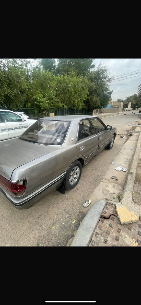 سلام عليكم هارتوب موديل 90 رقم ديالئ ب اسمي سياره ستيرن محور كير  اوتماتيك  غرفته غرفه مال ملكه تخم تاير  السعر ب ٣٥ وبيه مجال ***********
