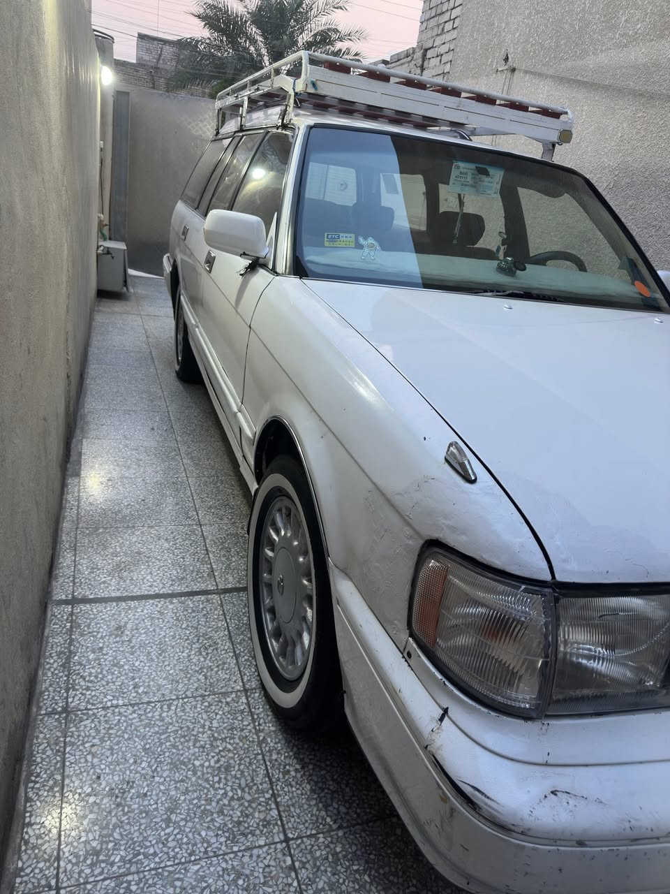 السلام عليكم كراون موديل 1992 بيه مكينة ففتي 2ونص سيارة كلش حلو وتحويل شوكت ما تريد صدر امامي خلفي جديد سيارة ما نقصه اي شي كبل الشارع  سعر 70وبيه مجال الطيبين  مكاني بغداد جسر ديالى ***********
