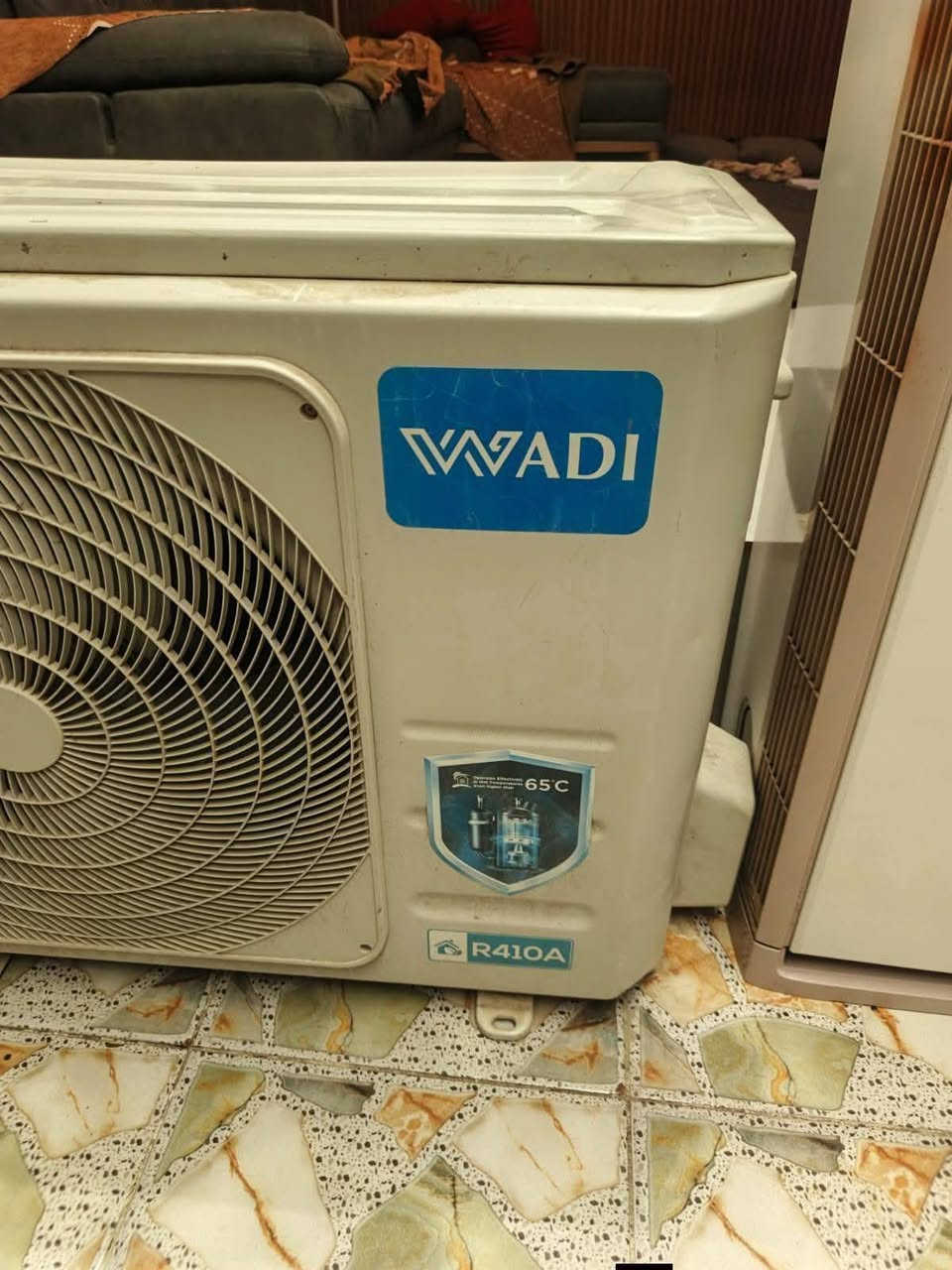 سبالت 2 طن كنتوري أجهزه جدد لوك مع كامل أغراضهن الاصليه للبيع مكاني البياع ***********
