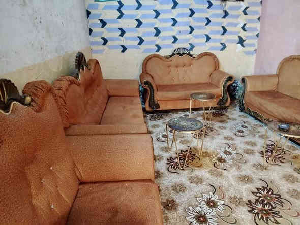 سلام عليكم طخم+3طبلات  نضيف نضافته 100/100ومدادت جدد ام جلد سعر طخم 350ويعر المدات ٦٠ للستفسار راسل خاص او تصل ***********   واتساب
