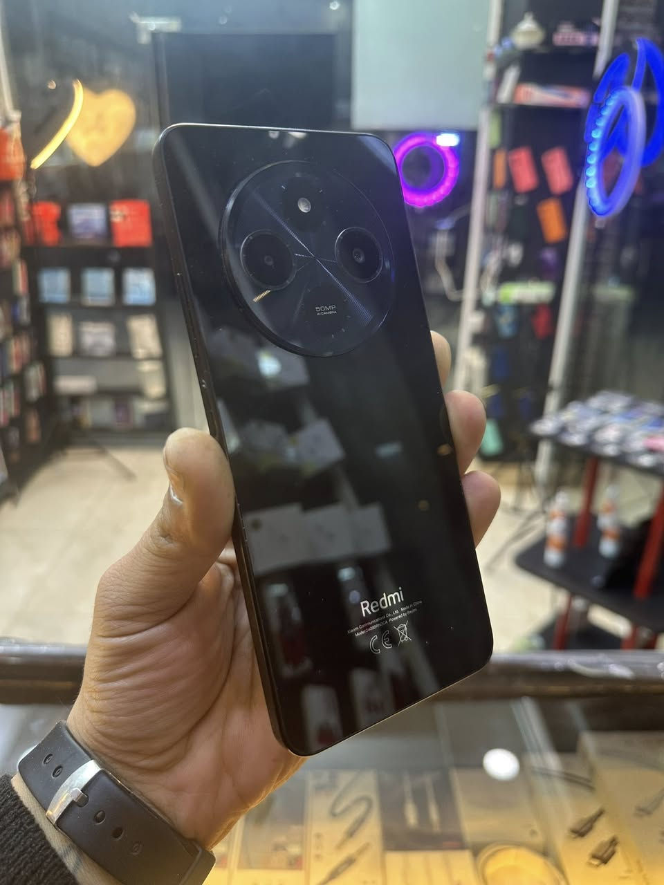 ريدمي C14😍
ذاكره 128
رام 4
باتري 5000👌
نظافه مليار ب ميه 
دبل سيم
كبس على وضعيه الوكاله 
وشاحنه وياه وكفر ولزقه هديه 
بمواصفات عاليه ومناسبه 
السعر 95الف فقط😍
واتساب ***********
عنوان هفلان يم مسجد سيد طيب
