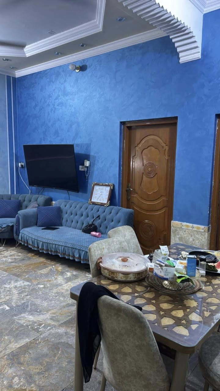 معروض لدينا في المكتب بيت المساحة 170 م ؛؛ بناء حديث طابقين كونكريت مسلح فول مواصفات ( العنوان) حي العسكري قرب التقاعد المربع الذهبي ثاني بيت عن شارع الوقائي الإتصال على *********** ابو علي الاسدي
