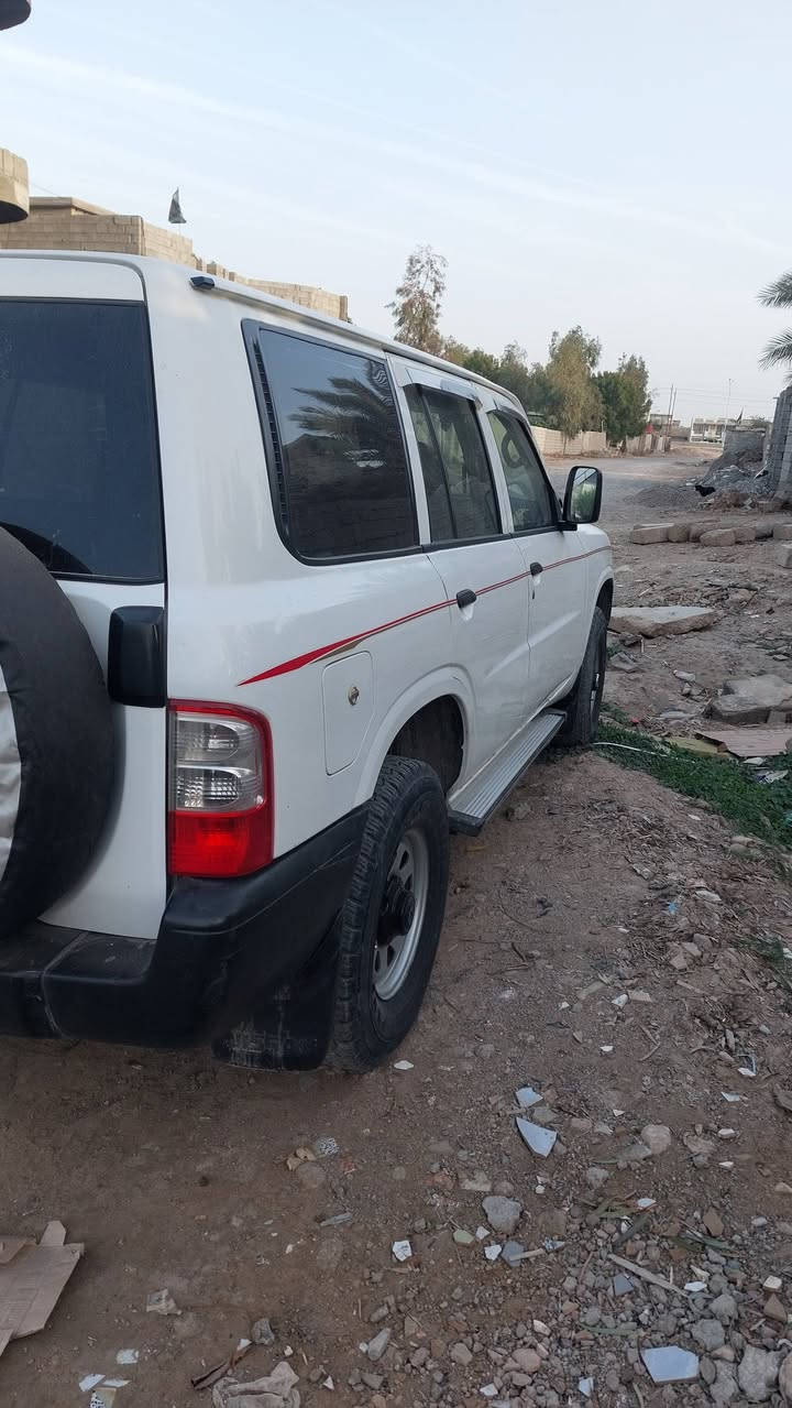 سلام عليكم بترول للبيع مديل 2002 بيها جاملغ أمامي صبغ فقط بدون دواخل سياره جديده بيع سريع مستعجل سعر مناسب للإستفسار اتصال او مراسله الصفحة ***********
