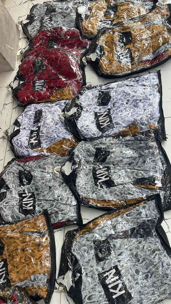 تونز من ٤ل١٢ سنه 
السعر ١٧٠ج 

🌹🌹🌹🌹🌹


**إذا كنت صاحب هذا الإعلان وتريد حذفه لأي سبب، رجاءا أرسل رسالة إلى الدعم الفني**