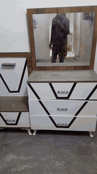 غرفه نوم للبيع جديده شخط ما بيها اول فتحه الها ما مفتوحه الغرفه الاستف...