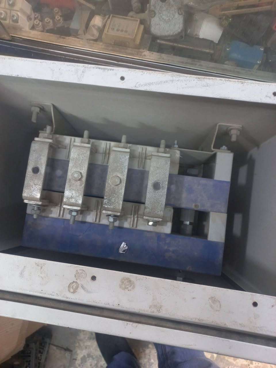 جنج هفلز عدد  3 مستخدم نظيف 250 امبير مه جنج فرنسي 160  امبير السعر 550 الف الكاظميه ***********
