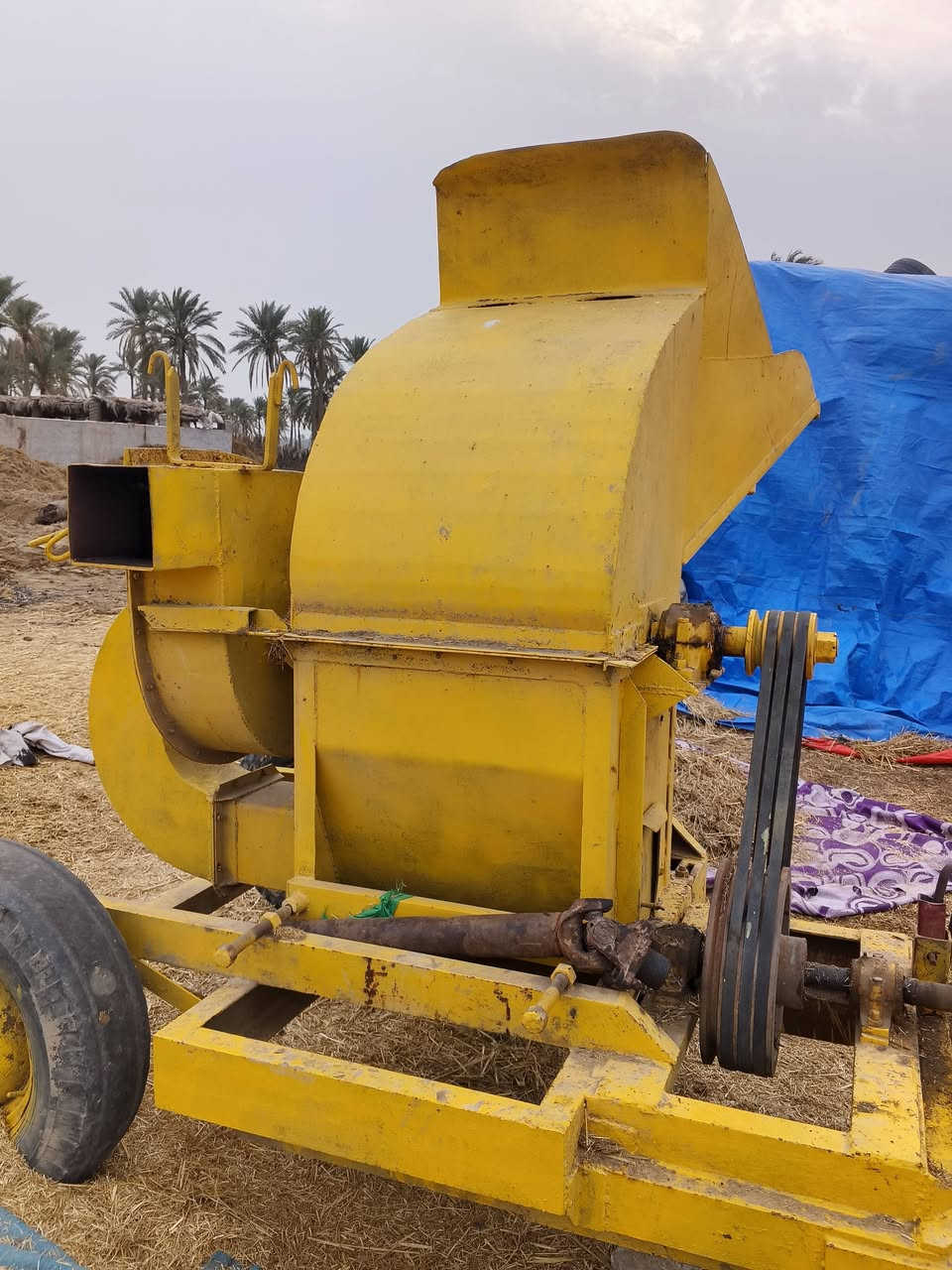 سلام عليكم كاروضة تبن البيع السعر مليونين وبيه مجال الاتصال على الرقم ***********مكان ديوانية غماس
