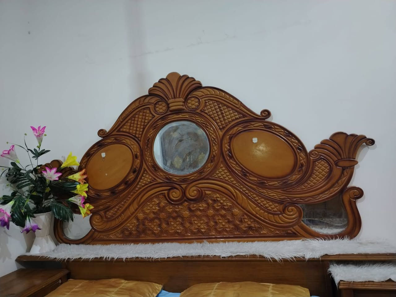 غرفه أخشاب البيع مستخدمه سعر 650 وبيها مجال- *********** -
