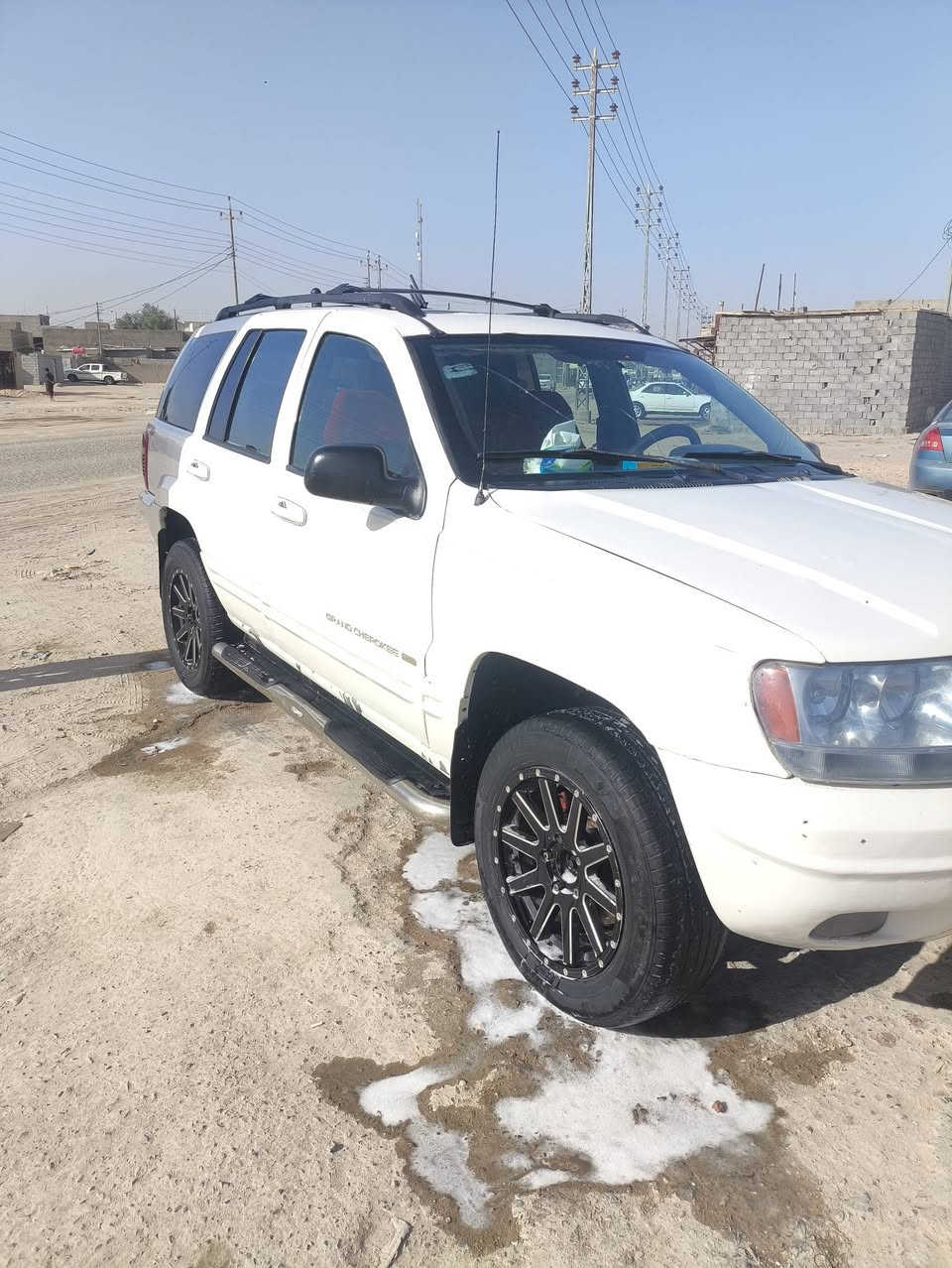 السلام عليكم جيب موديل 99 مكفول ضربه وجفيه وصبغ وشواصي مكينه وكير ياباني 3000 كفاله شك الكاع شرط  كهربائيات شغاله دواخل جدد حدادة 70/100 رقم كربلاء السعر 58 وبيه مجال *********** العنوان البصرة
