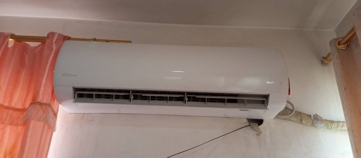سبلت TCLطنين ونص وسبلت توسوت 2طن معروض للبيع مستعمل ونظيف وشغال وبروده ثلج بغداد البلديات التفاصيل والسعر على الرقم ***********
