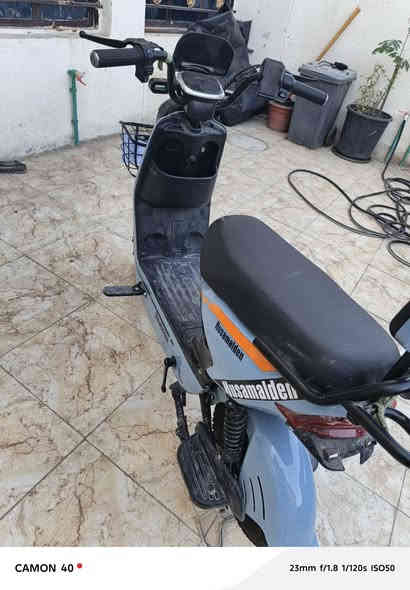 دراجة شحن للبيع بسعر مناسب
شباب دراجة فول مواصفات كاملة اشاير وبريكات وحساسات ومانع انزلاق جديدة تفيد مسواك تمشي 45 كيلو الشحنه الوحدة  مكفولة مكاني بغداد حي تراث 
سعرة 300 وبية مجال للطيبن 
***********واتساب واتصال متاح.
