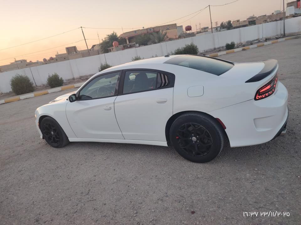 سلام عليكم جارجر للبيع موديل  ١٦ معلايه ١٨ مكفوله من ضربه بيه صبغ جاملغ امامي وشويه بلباب اثر دحكه مكينه كير تبريد حداده كله جديد جاهزه من كلشي سعر ١٦٠وبيه مجال
مكاني البصره القرنه  ‭٠٧٧٠ ٦٢٤ ٩٨٦٧‬
