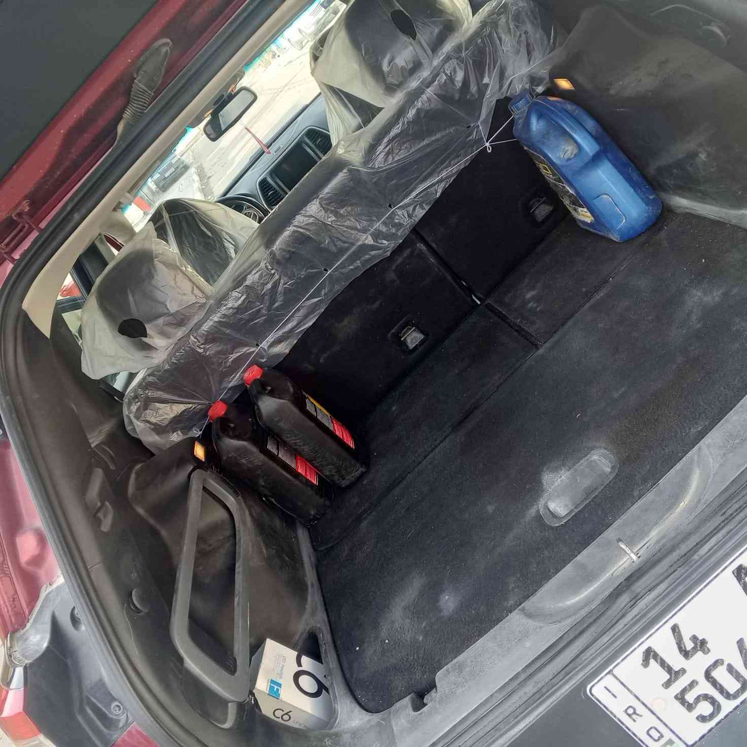 سلام عليكم سياره جيب مديل 2017
وارد أمريكي ضربه بنيد وجاملغ بس مو قويه سنويه مامنتهيه راعيهه موجود تبريد كير محرك نعمه السعر 110 وبيهه مجال عنواني الزبير
الرقم ***********
