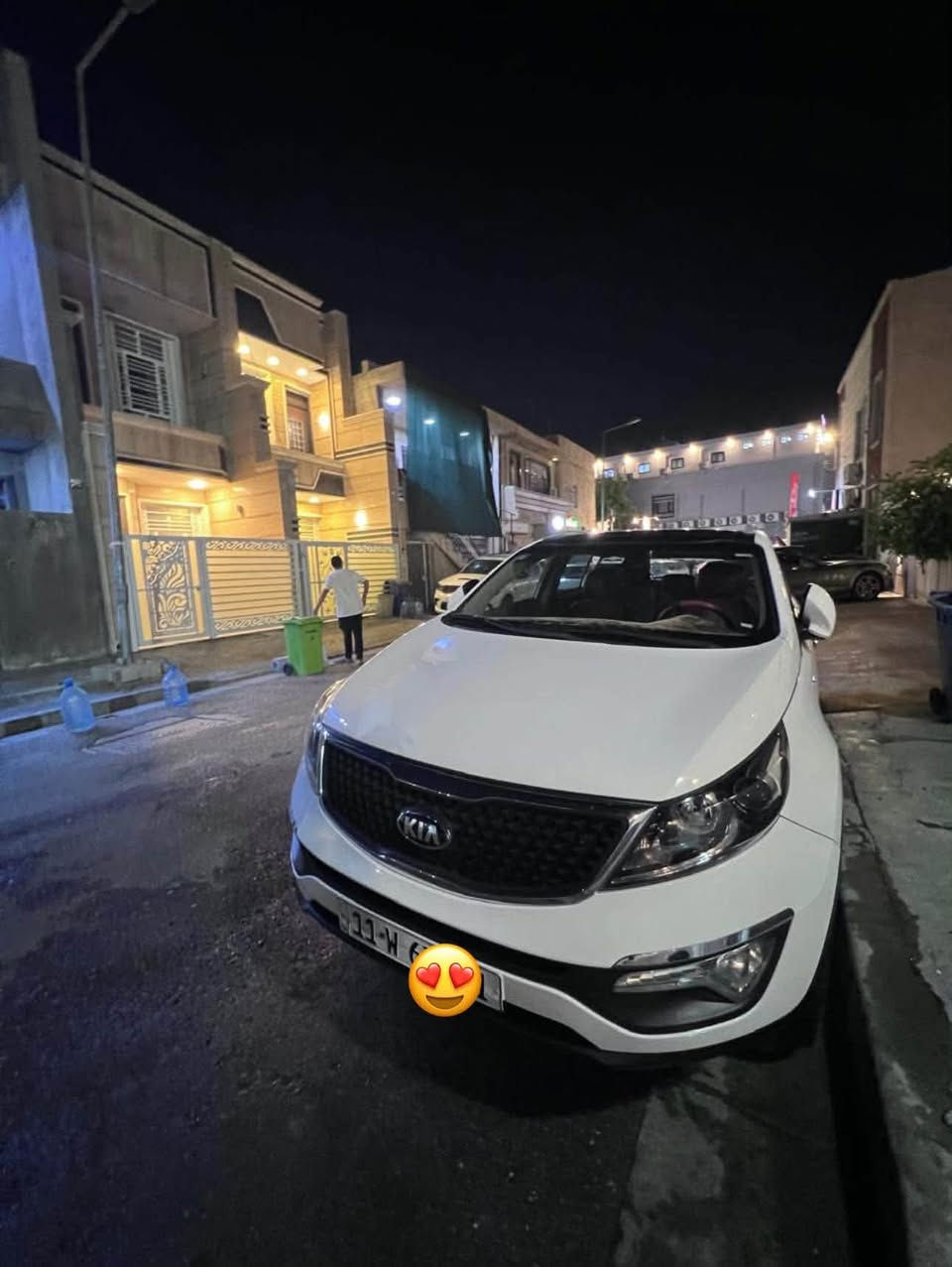 السلام عليكم 
للبيع گيا سبورتج ٢٠١٦ سيارة  خليجي رقم بغداد الجديد  بااسمي السيارة ماشية ١٠٠ألف  مواصفات سيارة محرك٢٤٠٠ بانروما فور ويل دفع رباعي هند بريك رجل تحكم ستيرن تبريد قطعتين كشنات جلد شاشة جبيرة كامرة سيارة فوول مواصفات ماعدا لبصمة محرك جديد مامفتوح گير مكفول تبريد شغال ثلج صدرها خير من الله والي عنده مرارس عادي من موديل ٢٠٢٤ وفووك عنوان السيارة بغداد اليرموك والاستفسار 
***********
