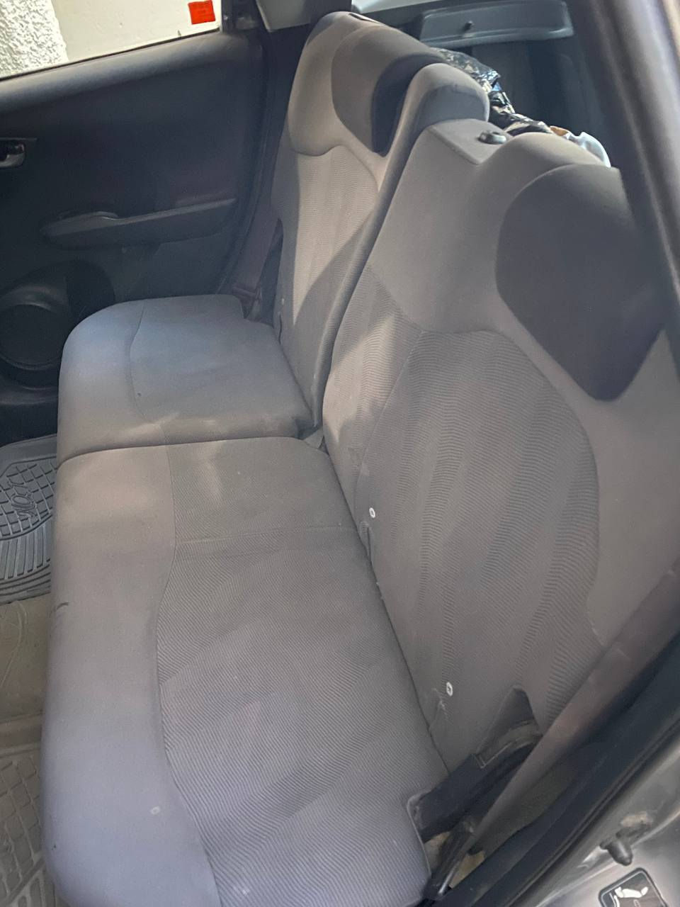 السلام عليكم هوندا فيت 2009 مواصفات حلوة نظيفة جاهزة مال بيت سعر 60 ورقة وبيها مجال عنوانها بغداد البنوك ورقمي ***********
