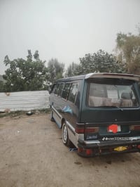 سلام وعليكم كيه بسته موديل 95  سياره جاهزه من كلشي تخم تاير دوشمه جديد...