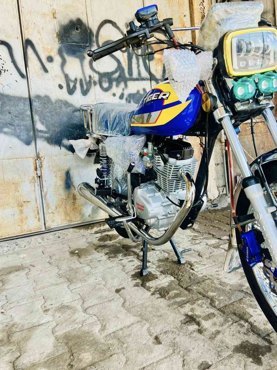 ماطور ￼ ‏للبيع ￼ مودیل2025  كهاربيت شغال ‏أي شي ما بي عيب محرك شرط  راقم موبايل***********
