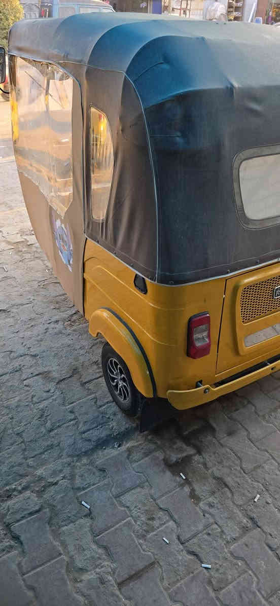 تكتك للبيع موديل 2022 مرقم  بغداد كامل  بسمي تحويل ثاني يوم مابيها ضربه بس لغد وما معمره المكان بغداد دوره ابو دشير رقم تلفوني *********** بي واتساب
