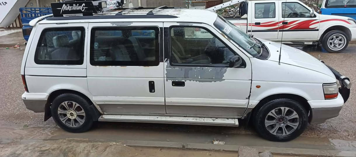 #السلام #عليكم _________
للبيع _____  كرايسلر  كرفان أبيض موديل 1994 محرك وكير بلادي ((ستندر)) مبيها أي عيب وخالية من الضربات الخارجية والداخلية أبيض اللون _______

سنوية جديدة رقم أوربي  (( 12 _ نينوى)) 

بيع نقد 44$ أو مراوس بتكسي 🚖


**إذا كنت صاحب هذا الإعلان وتريد حذفه لأي سبب، رجاءا أرسل رسالة إلى الدعم الفني**