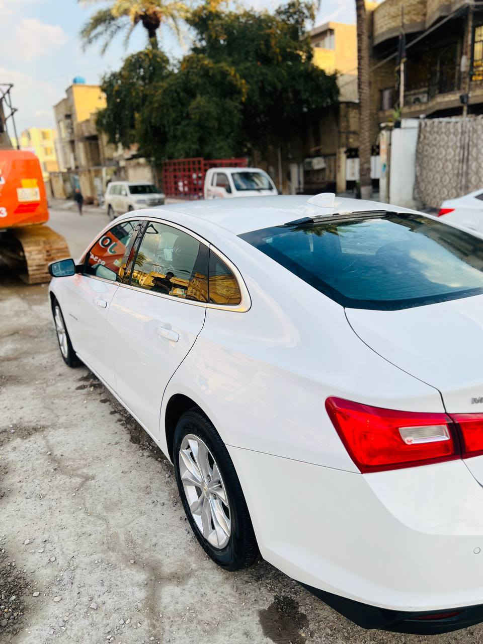 السلام عليكم
للبيع سيارة شوفرليت ماليبو Lt 

موديل : 2024 موديل 

مرقمة  فحص مؤقت  التحويل للمشتري 

صور الحادث معا المنشور 

مواصـفـات :-

1- بصمة تشغيل وبصمة أبواب وبصمة جنطة

2- تشغيل عن بعد 

3- اوتو ستوب

4- تبريد قطعتين أمامي وخلفي 

5-كشنات أمامية تدفئة السائق والراكب

6- كشن السائق كهربائي

7- شاشة جبيرة كار بلي واندرويد اوتو

8- كامرة خلفية دوارة على حركة الستيرن

9- محرك 4 سلندر 1500 تيربو على وضع شركة مكفول

10- كشاف LED نهاري اوتو

11- لايتات عدسة

12- ويل كب حجم 18 

13-تحكم استيرن جهتين بالتحكم بأيعازات الصوت مع مثبت للسرعة ع طريق الخارجي

وحساس خلفي 

14- رادار امامي خلفي جانبي

15- مانع تصادم امامي خلفي 

. مكان السيارة بغداد  

للاتصال على الرقم

 ‭***********

السعر : 135 ورقة
