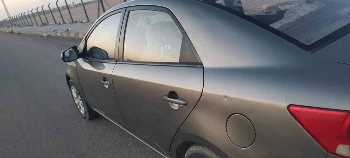 سلام عليكم سيراتو خليجي الشكل القديم مكفولة ما الجاملغ المامي بجهت السايق مبدل باسمي مشروع وطني السعر 98 الرقم *********** (مراوس أو بيع)
