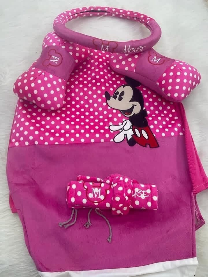 💡💡💡💡💡💡جديدنا من عالم كماليات السيارات 💡💡💡💡💡💡

غلاف كشنات تركي قماش مطعم بالجلد نوعية ممتازة تلبيسه كامله تغطي كامل كشنات السيارة متوفر بكميات والوان مميزة تناسف جميع انواع السيارات ٥ راكب
🐼🐼🐼🐼🐼🐼🐼
 ظهر الكشنات الاماميه جلد مع جيب جلد 🦘
🧵🪡🧶🪢🧶🪡🧵
* والاهم من هذا ظهر الكشن الخلفي بيه سحاب ينفتح لتكوة اليد ولفصل ظهر الكشنات الخلفية

السعر سابقا❌ ❌ ٧٥ الف ❌❌
الان صار السعر ⬇️⬇️⬇️⬇️✅٤٩ الف ✅
والتوصيل مجاني لكل محافظات العراق 
مع هدية 🎁🎁🎁🎁🎁 ملمع دشبول معطر 🤩🤩🤩🤩🤩
التغليف يجي وياه ٥ قطع لتكوة الرأس

للحجز مراسلة الصفحة
ارسل صورة الغلاف + اسمك + رقمك + العنوان
***********واتساب☎️🚘
