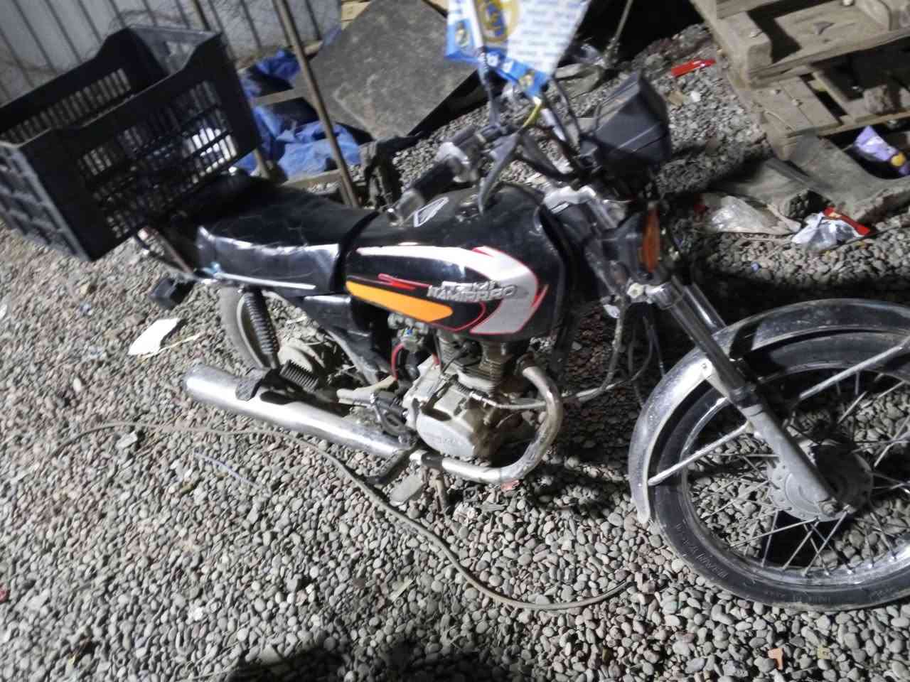 ماطور اللبيع موديل 2018 كهربيات شغلة يعوزه بس لايت امامي سعر230 ومجال


**إذا كنت صاحب هذا الإعلان وتريد حذفه لأي سبب، رجاءا أرسل رسالة إلى الدعم الفني**